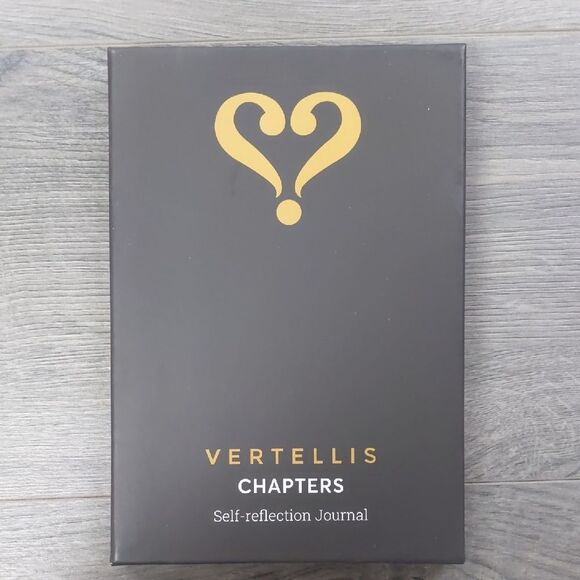 Vertellis Chapters S/2 Self-Reflection and Gratitude Journal - Black and… - Picture 1 of 4